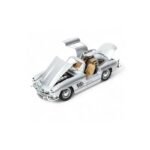 Bburago 1954 Mercedes-Benz 300SL 1/24 Classic Premium Model - Image 2